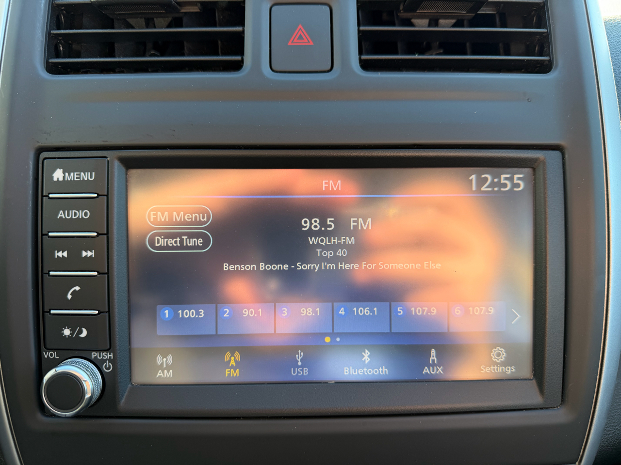 Nissan Versa Sedan SV CVT 2019