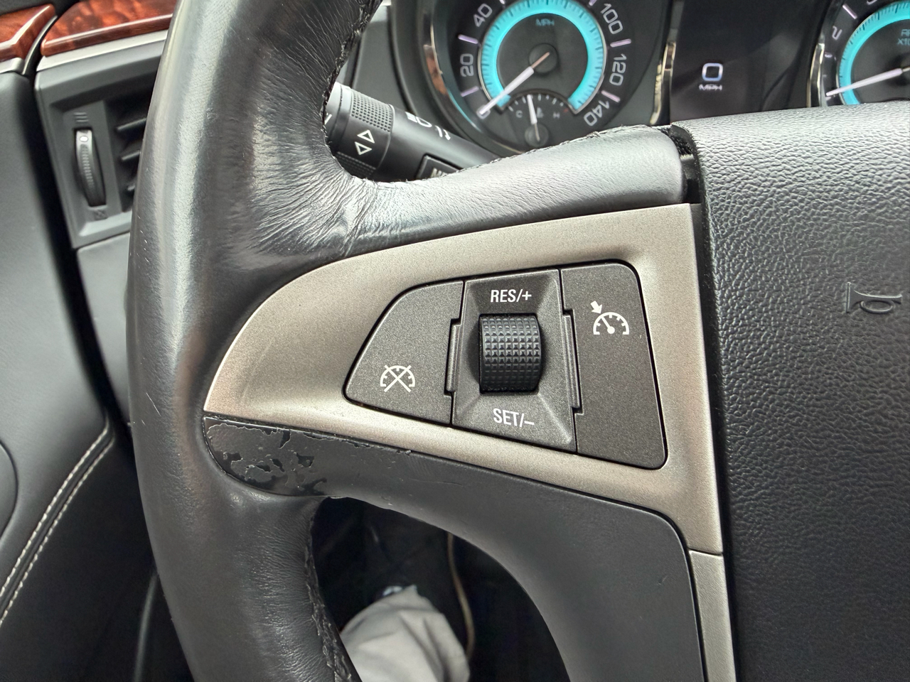 Buick LaCrosse 4dr Sdn Premium 1 FWD 2013