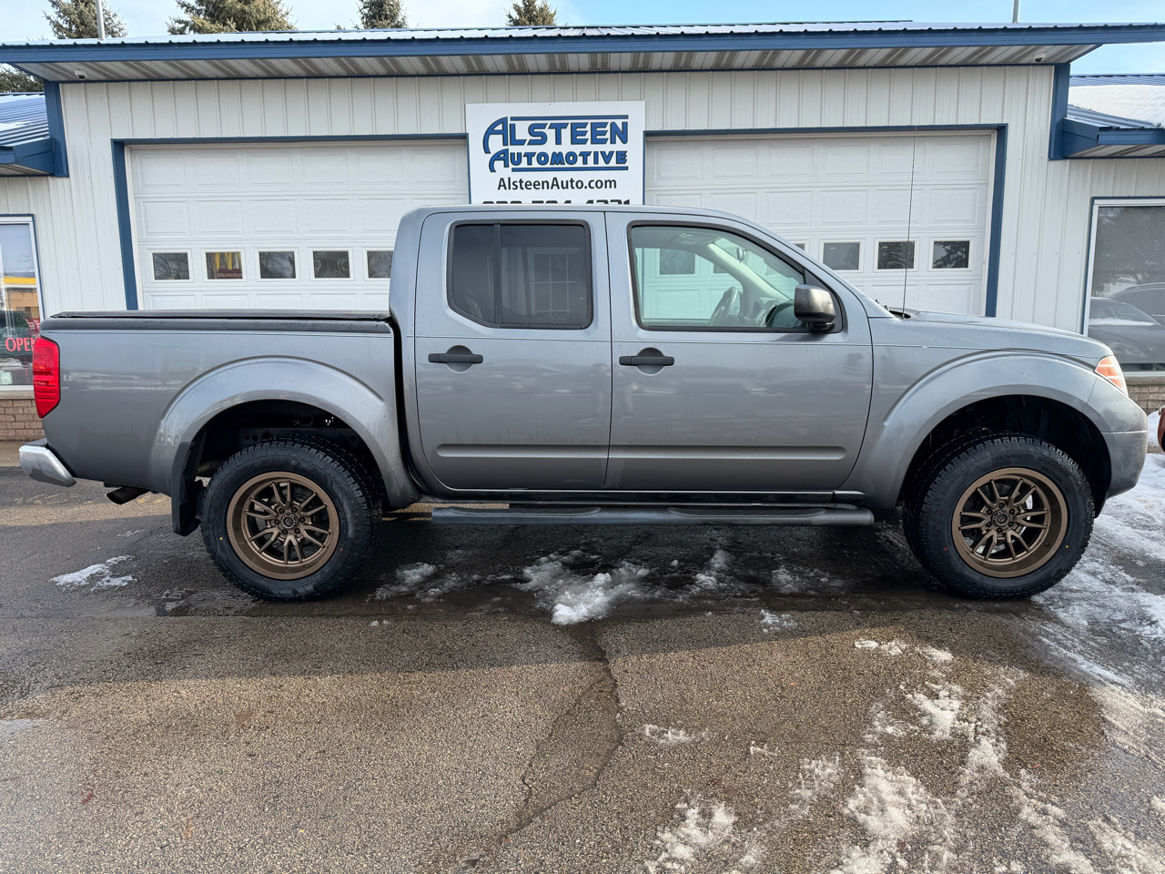 Nissan Frontier 2017.5 Crew Cab 4x4 SV V6 Auto 2017