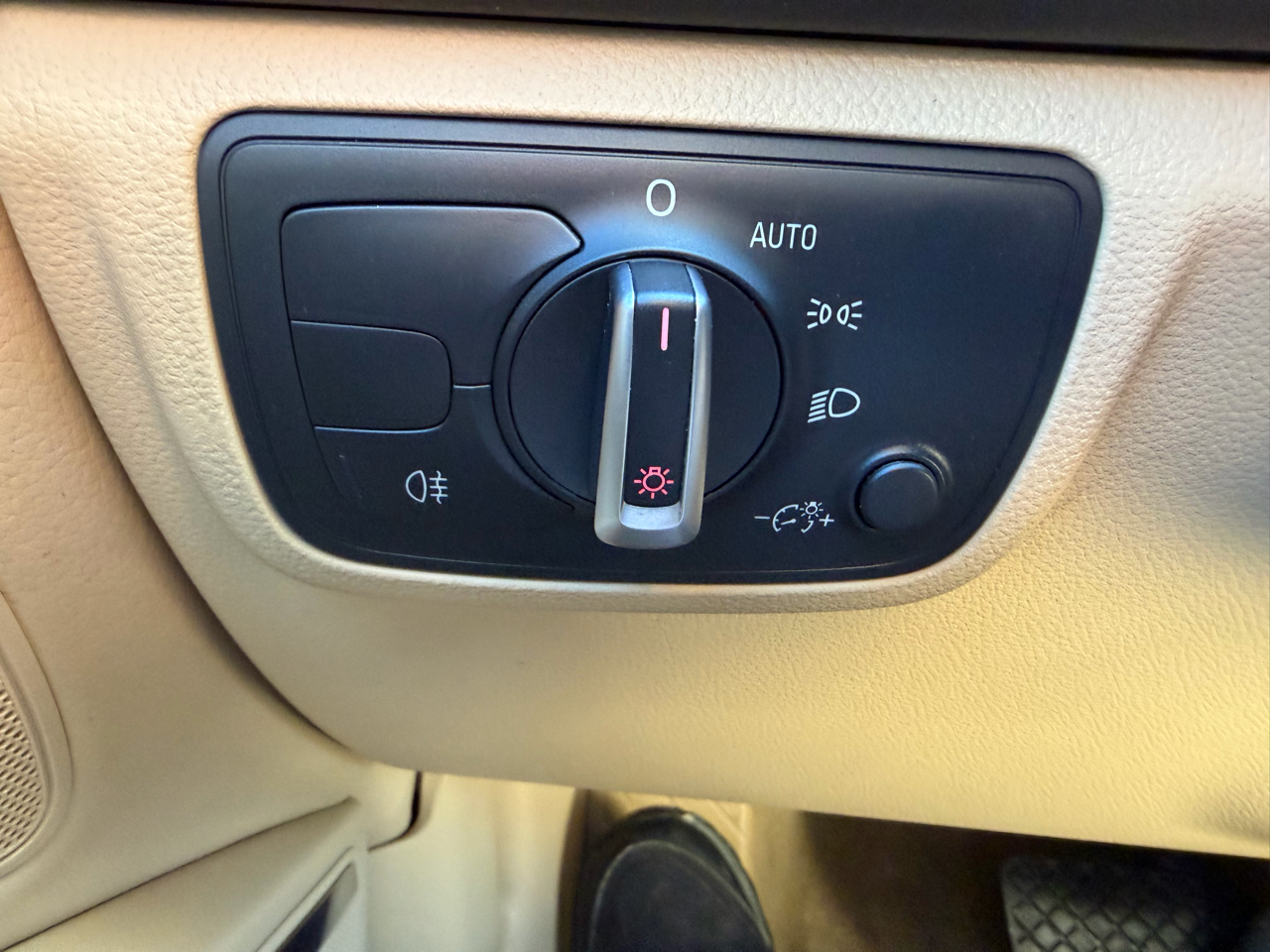 Audi A6 4dr Sdn quattro 3.0L TDI Premium Plus 2014