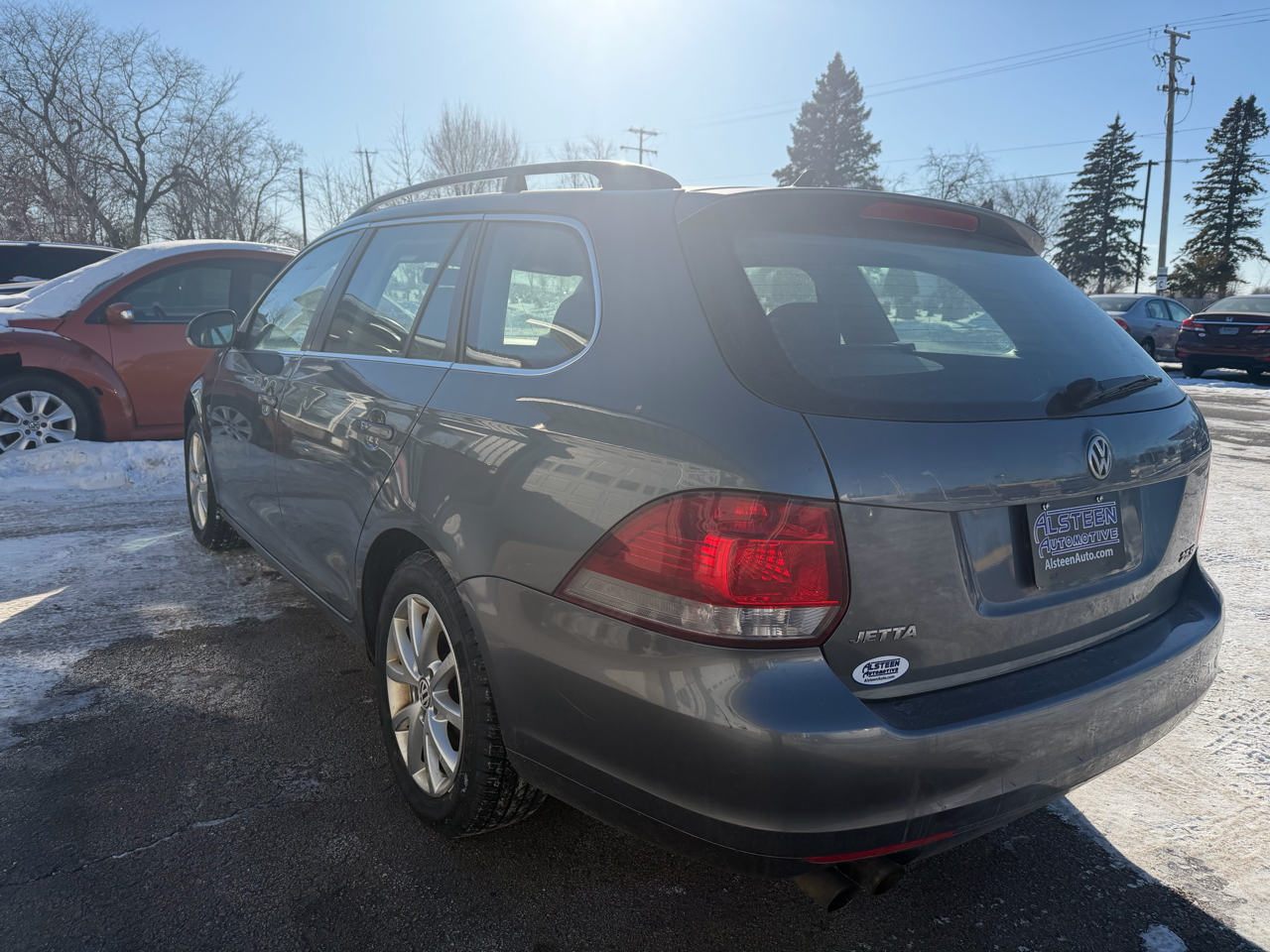 Volkswagen Jetta SportWagen 2.5L SE PZEV 2011