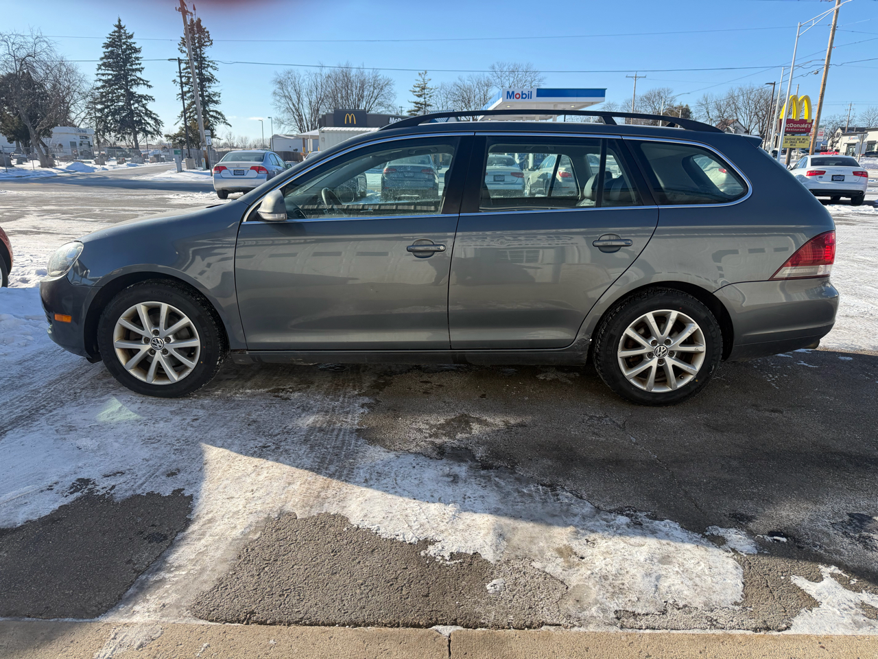 Volkswagen Jetta SportWagen 2.5L SE PZEV 2011