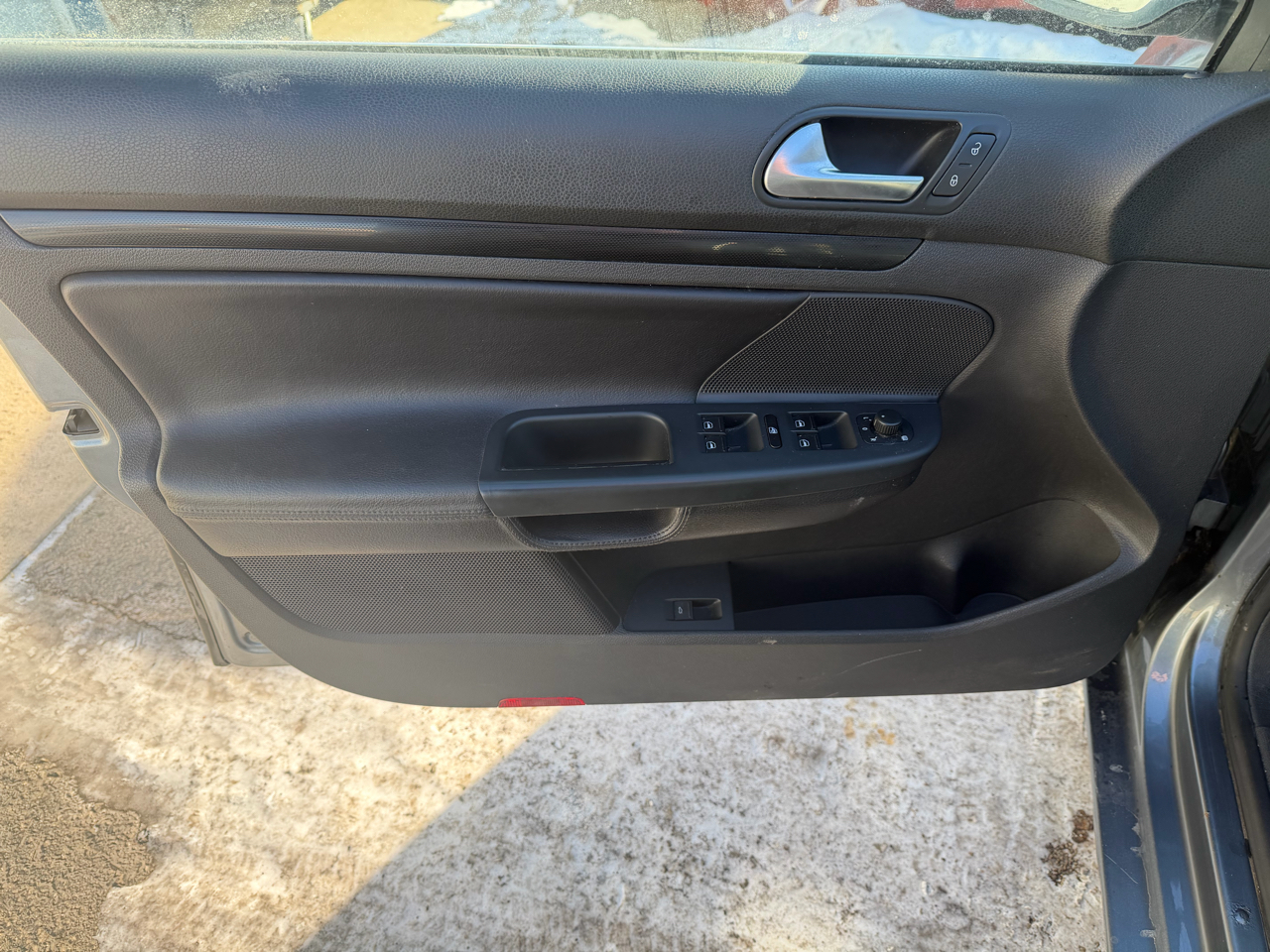 Volkswagen Jetta SportWagen 2.5L SE PZEV 2011