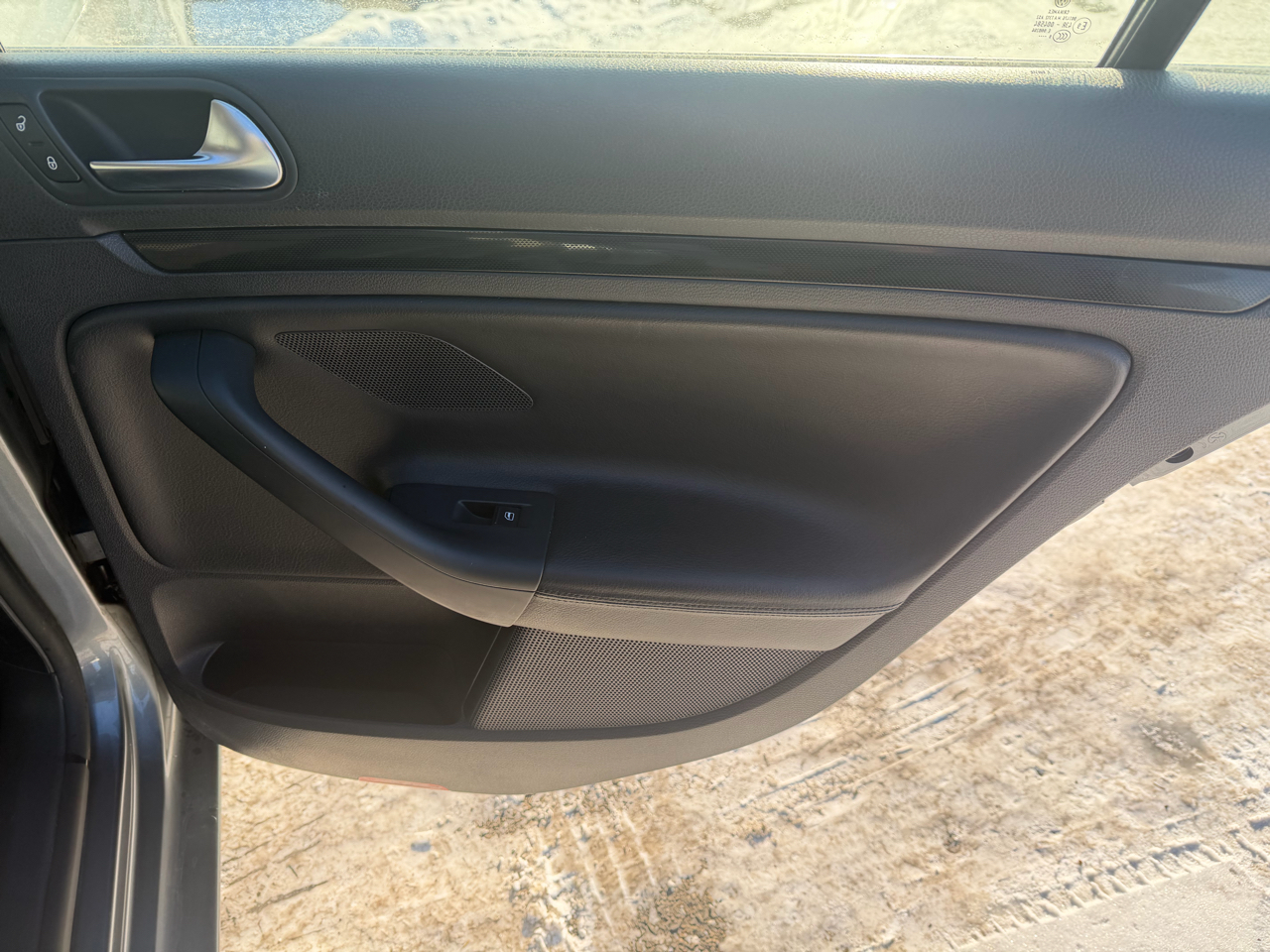 Volkswagen Jetta SportWagen 2.5L SE PZEV 2011