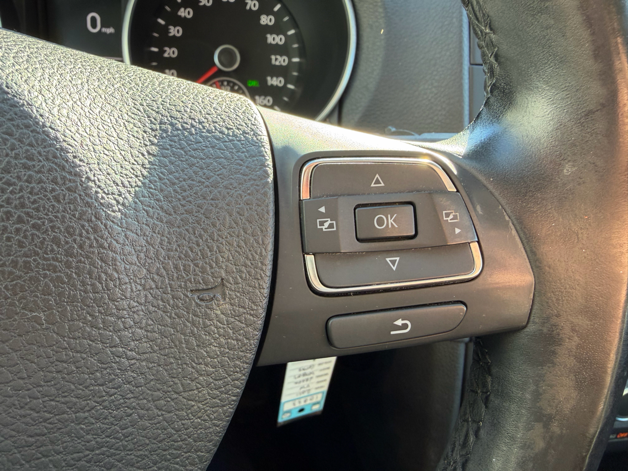 Volkswagen Jetta SportWagen 2.5L SE PZEV 2011