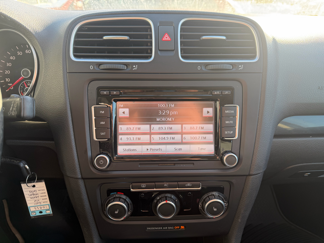 Volkswagen Jetta SportWagen 2.5L SE PZEV 2011