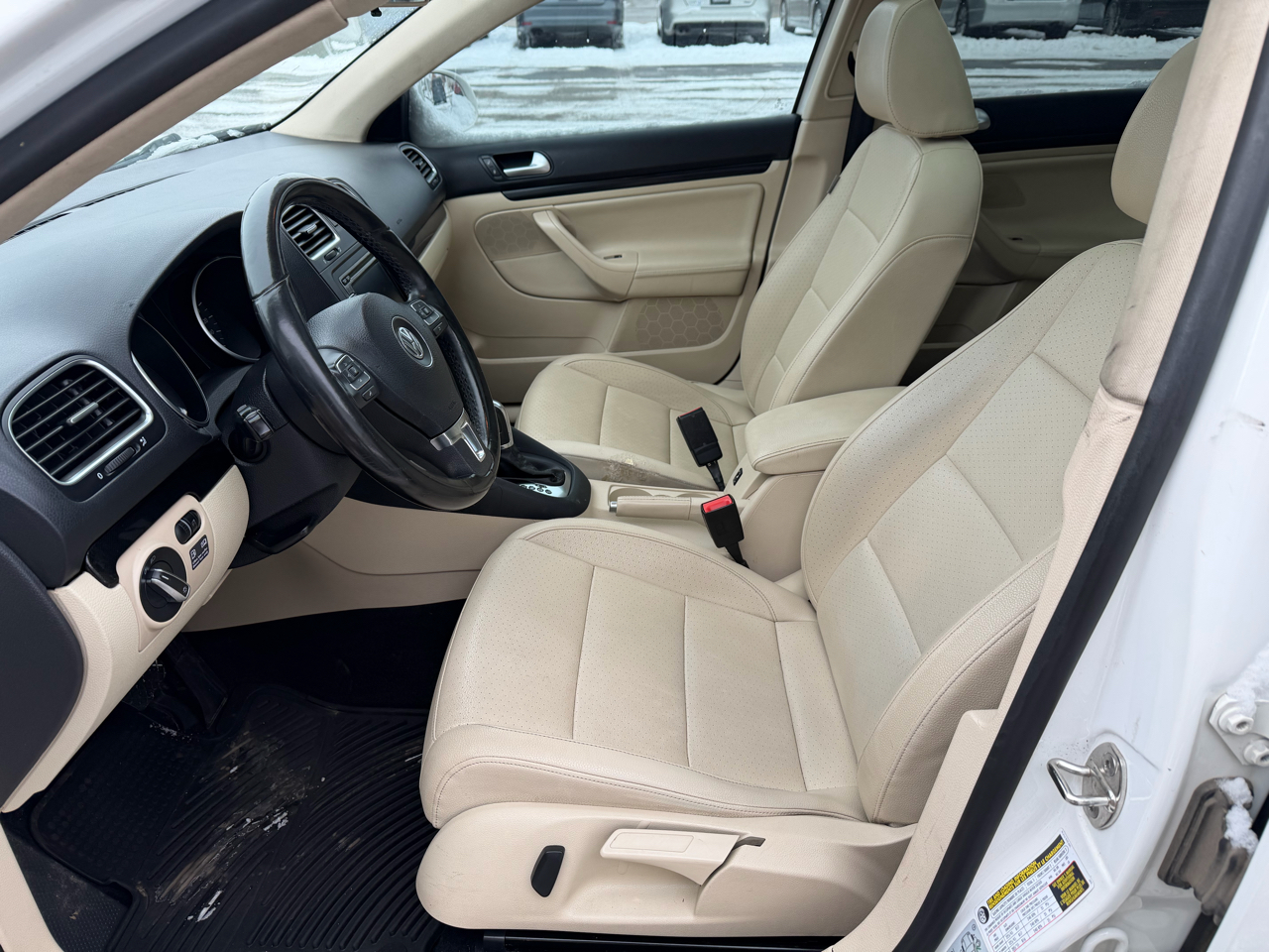 Volkswagen Jetta SportWagen 4dr DSG TDI 2012