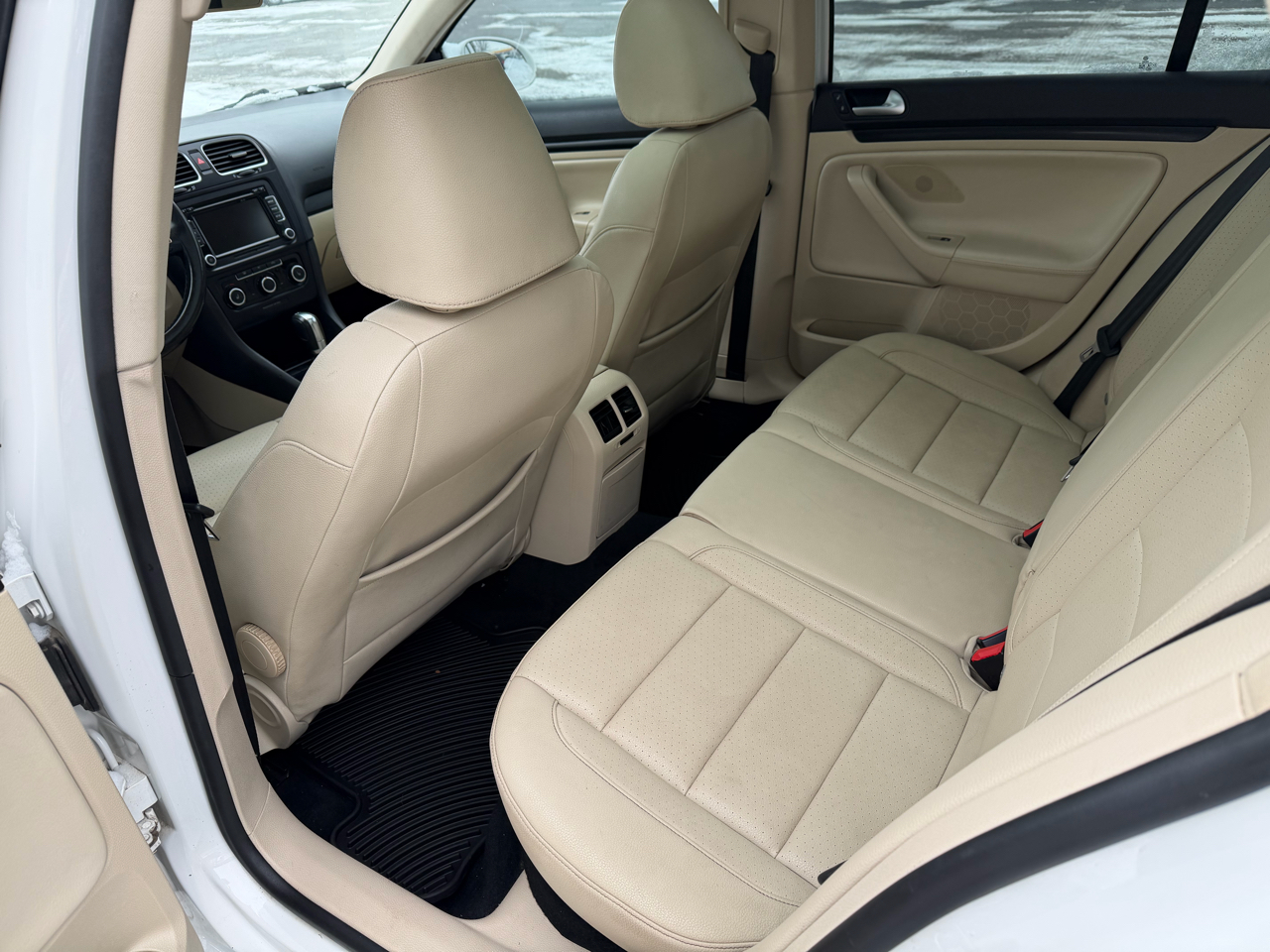 Volkswagen Jetta SportWagen 4dr DSG TDI 2012