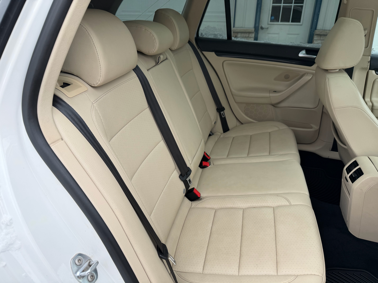 Volkswagen Jetta SportWagen 4dr DSG TDI 2012