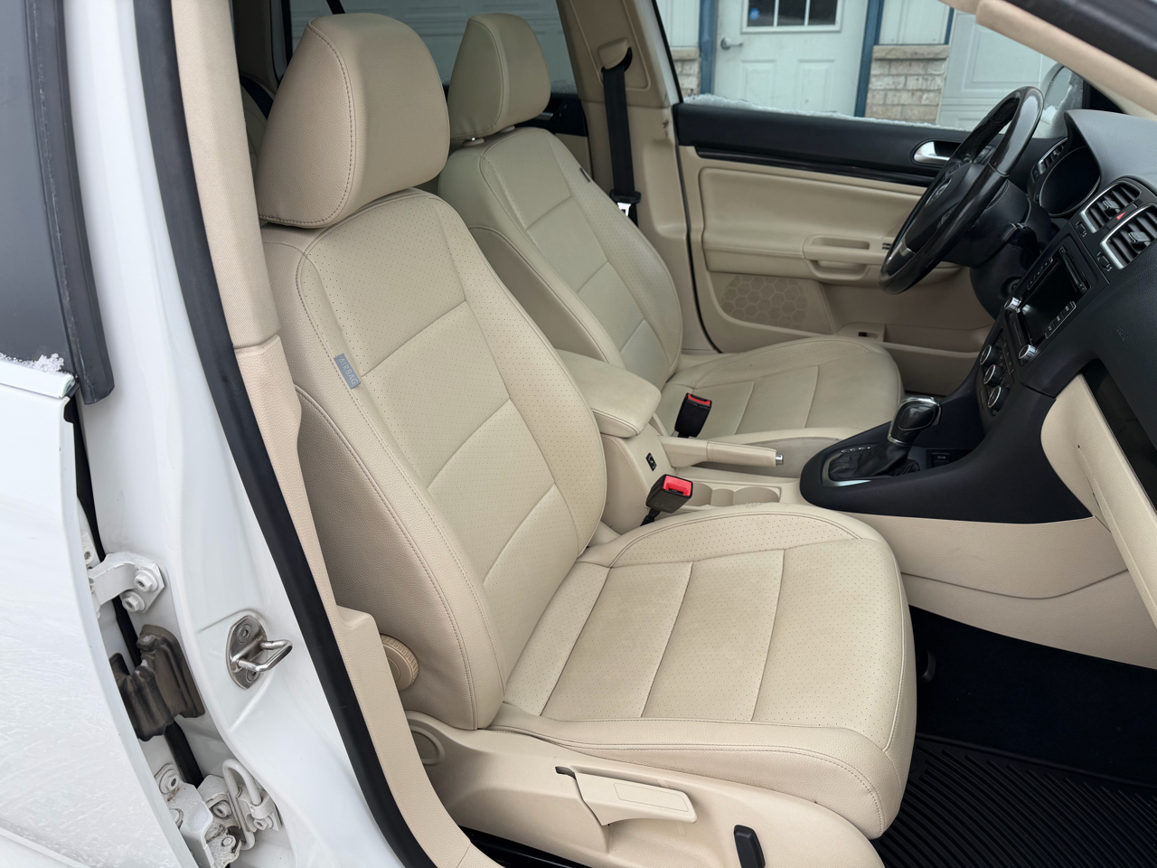 Volkswagen Jetta SportWagen 4dr DSG TDI 2012