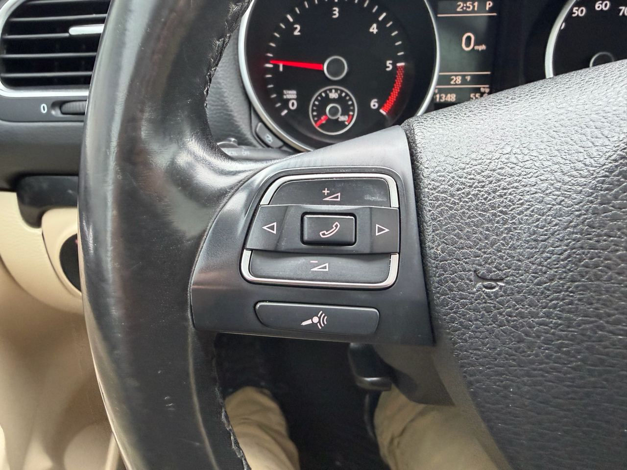 Volkswagen Jetta SportWagen 4dr DSG TDI 2012