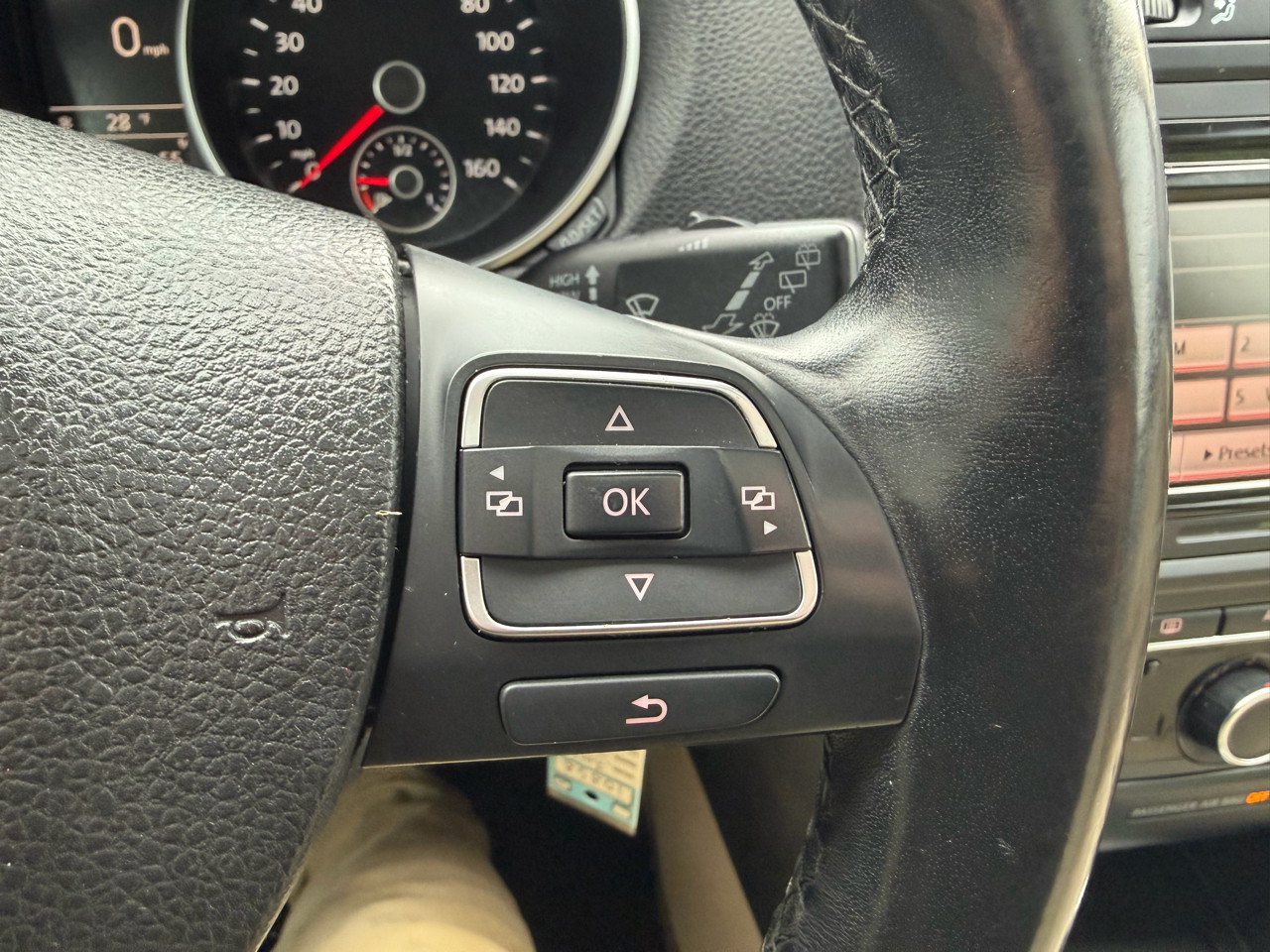 Volkswagen Jetta SportWagen 4dr DSG TDI 2012