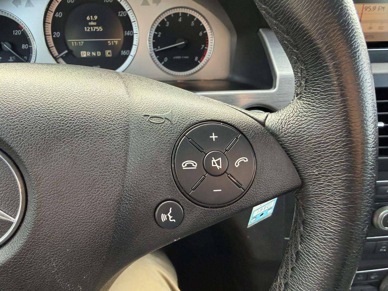 Mercedes-Benz GLK-Class 4MATIC 4dr GLK 350 2010