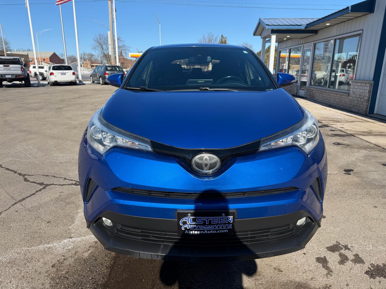 Toyota C-HR XLE FWD (Natl) 2018