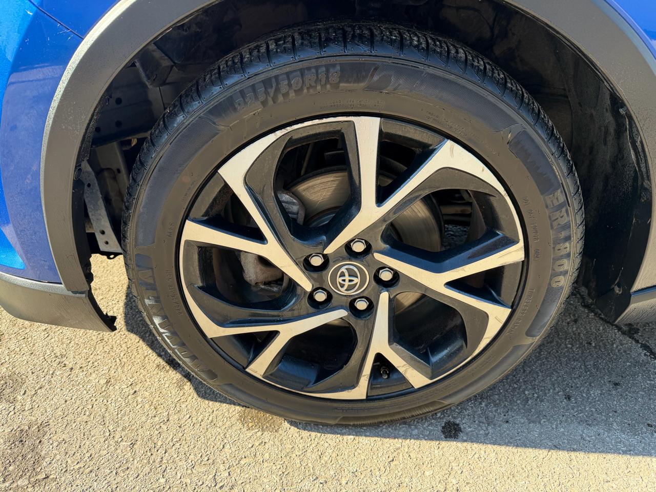 Toyota C-HR XLE FWD (Natl) 2018