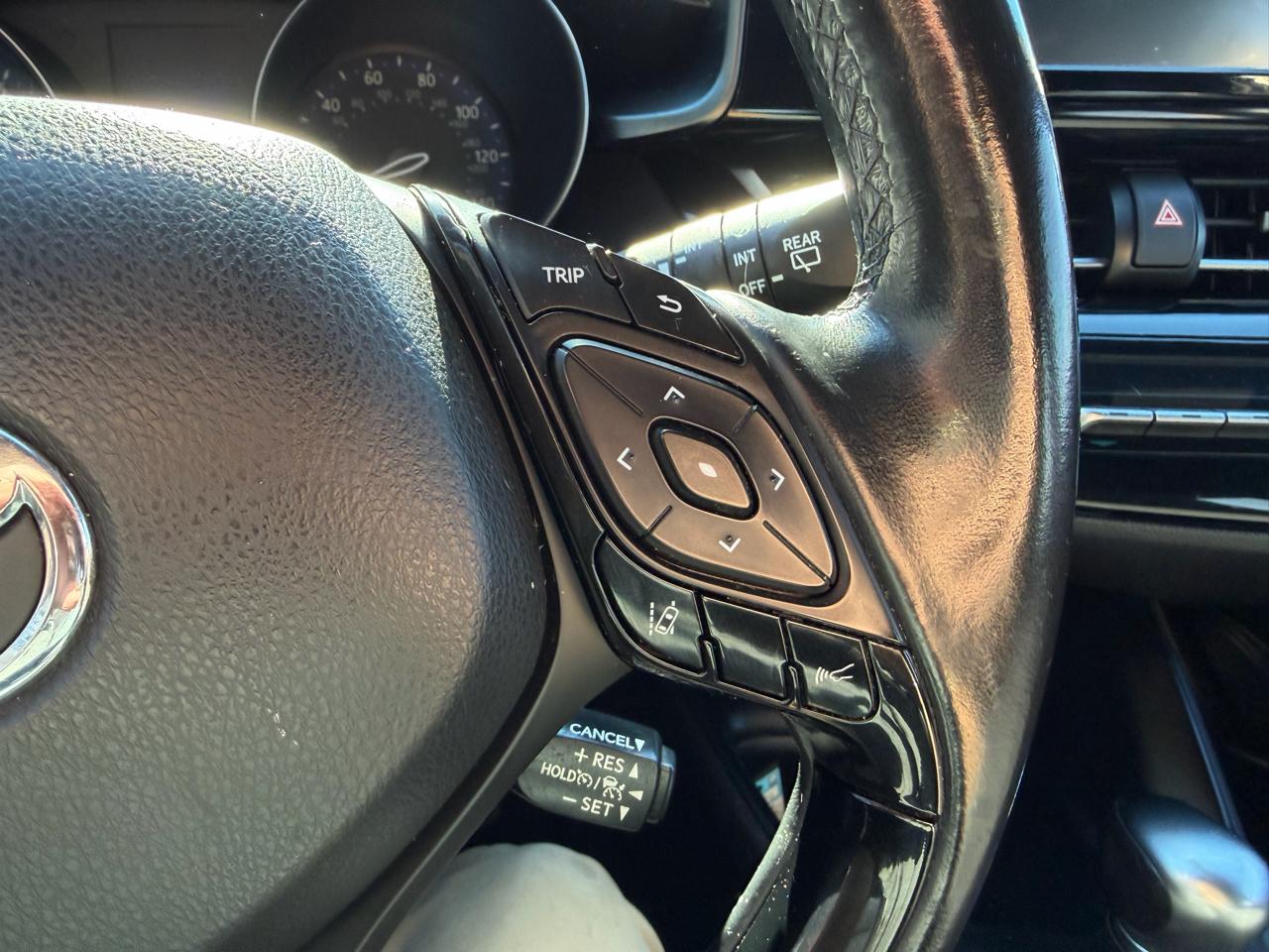 Toyota C-HR XLE FWD (Natl) 2018