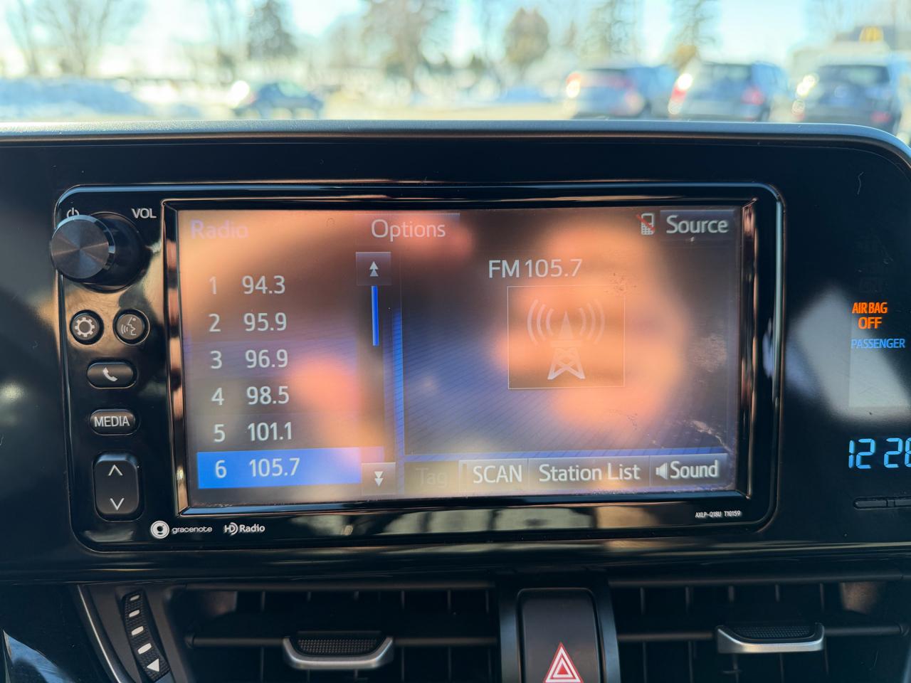 Toyota C-HR XLE FWD (Natl) 2018