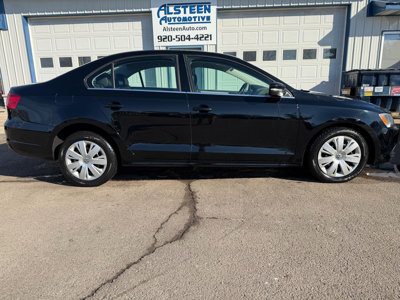 Volkswagen Jetta Sedan 4dr Man SE 2013