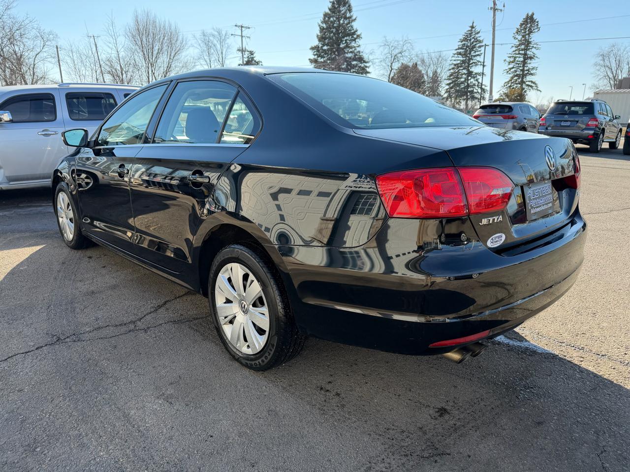 Volkswagen Jetta Sedan 4dr Man SE 2013