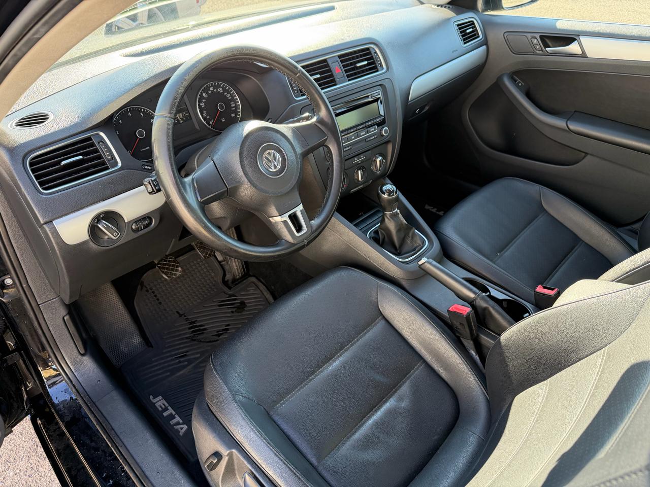 Volkswagen Jetta Sedan 4dr Man SE 2013