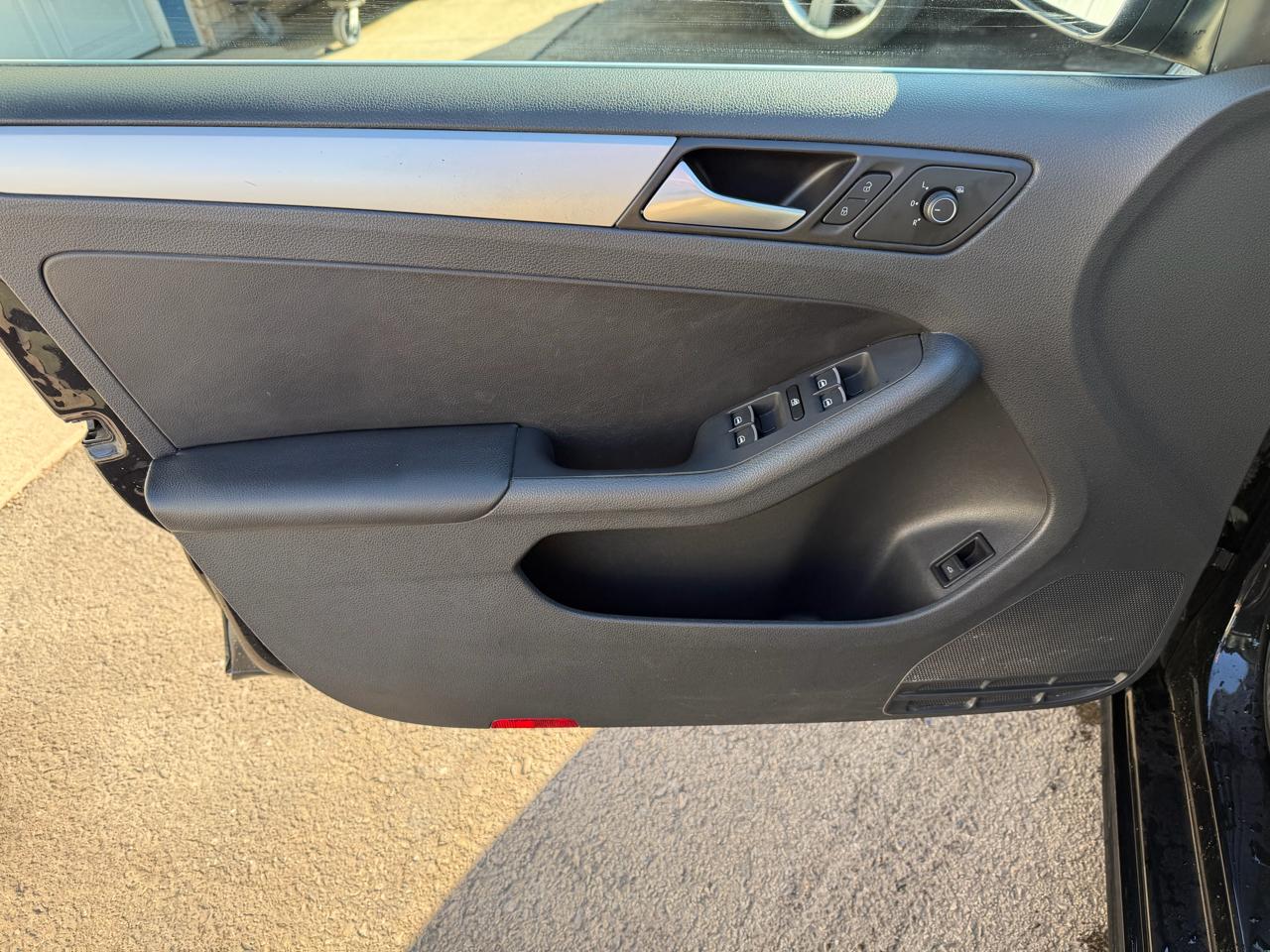 Volkswagen Jetta Sedan 4dr Man SE 2013