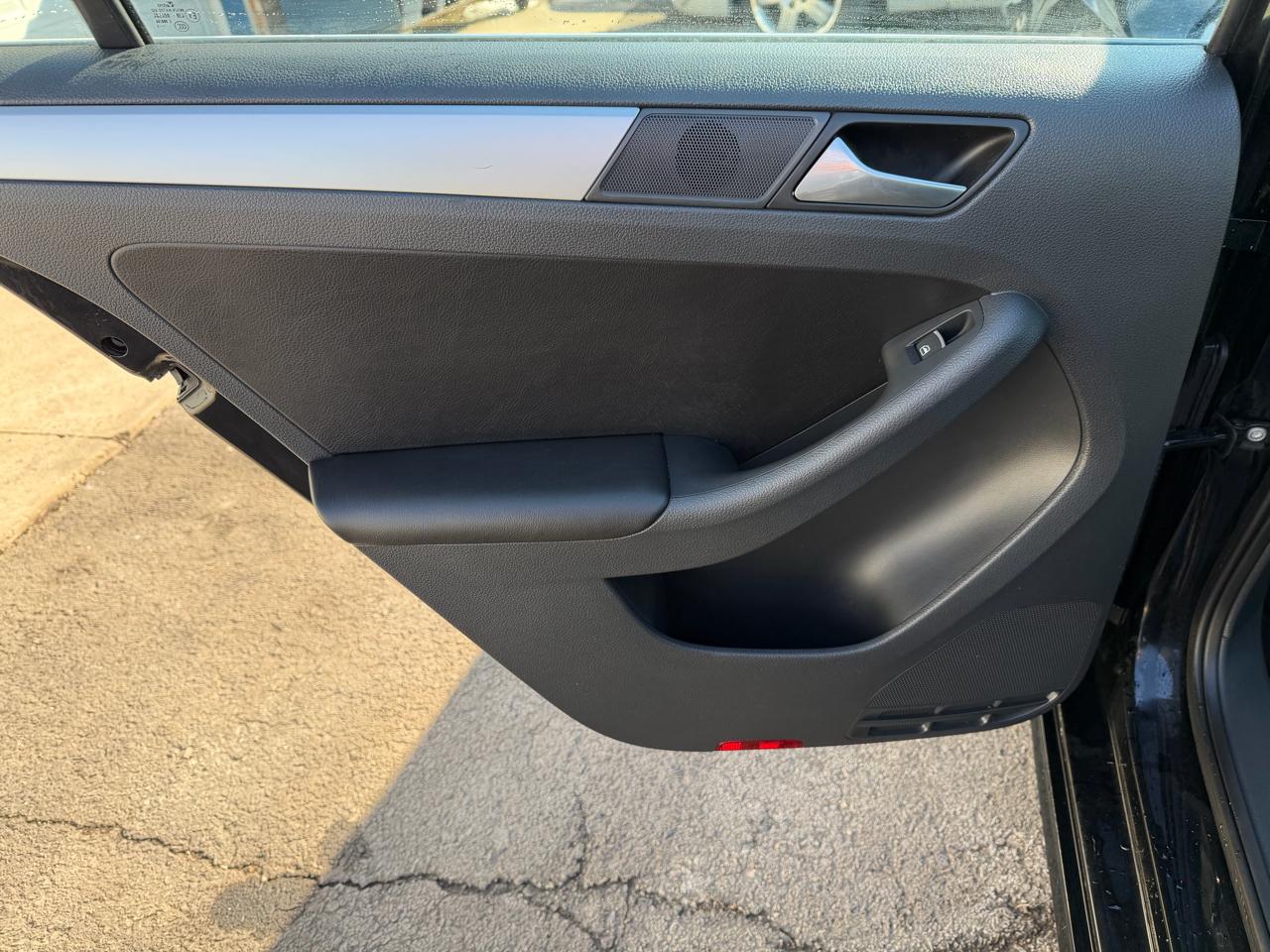 Volkswagen Jetta Sedan 4dr Man SE 2013