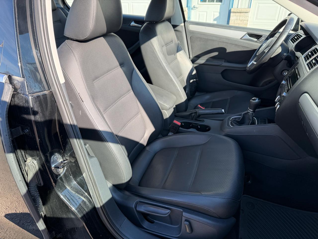 Volkswagen Jetta Sedan 4dr Man SE 2013