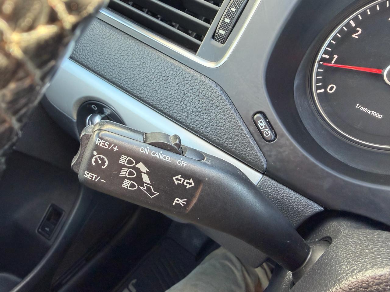 Volkswagen Jetta Sedan 4dr Man SE 2013