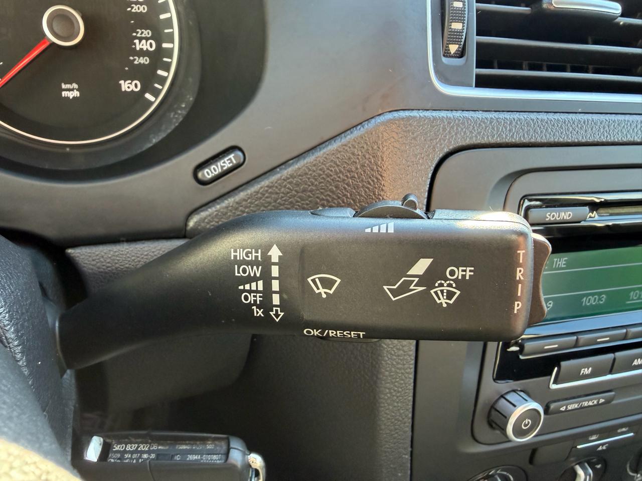 Volkswagen Jetta Sedan 4dr Man SE 2013