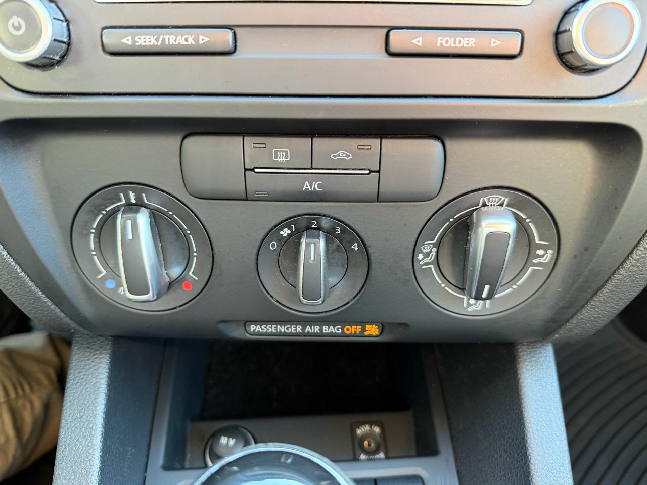 Volkswagen Jetta Sedan 4dr Man SE 2013