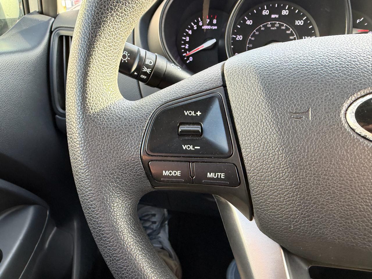 Kia Rio 4dr Sdn Auto LX 2014