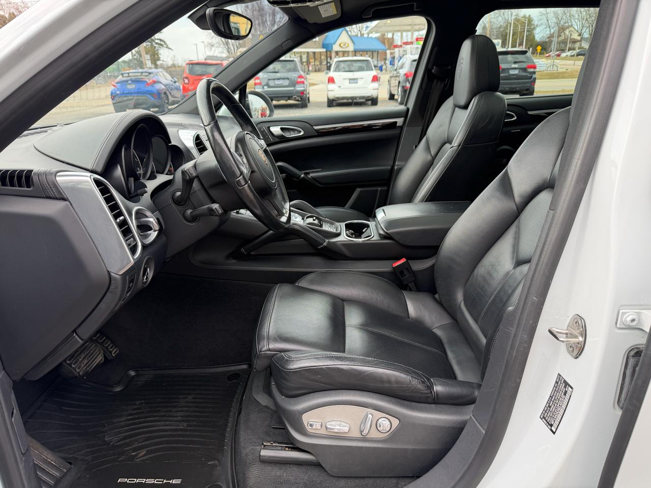 Porsche Cayenne AWD 4dr Platinum Edition 2014