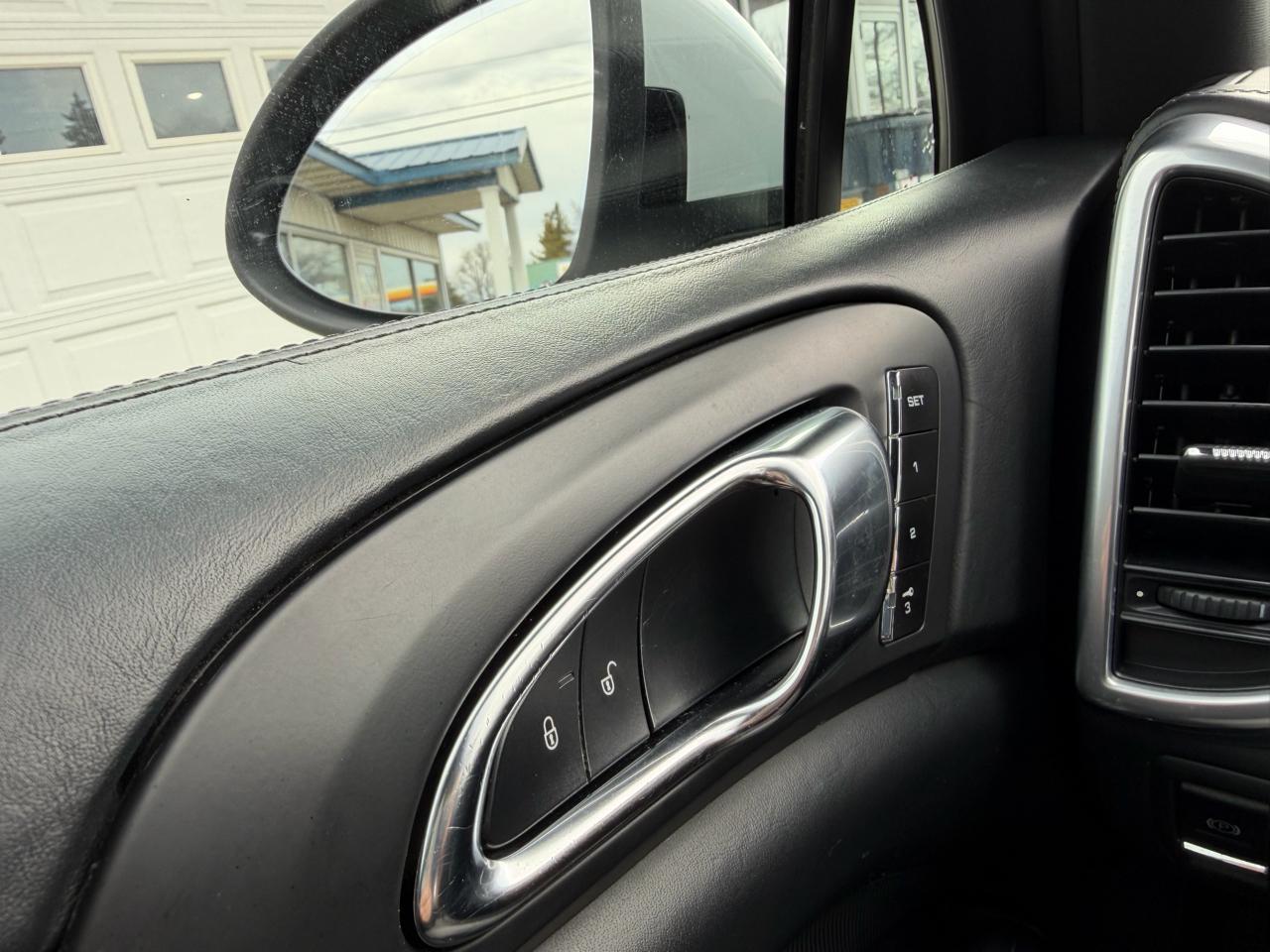 Porsche Cayenne AWD 4dr Platinum Edition 2014