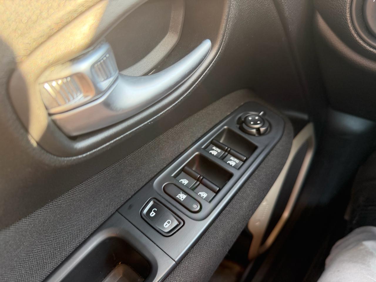 Jeep Renegade 4WD 4dr Latitude 2015