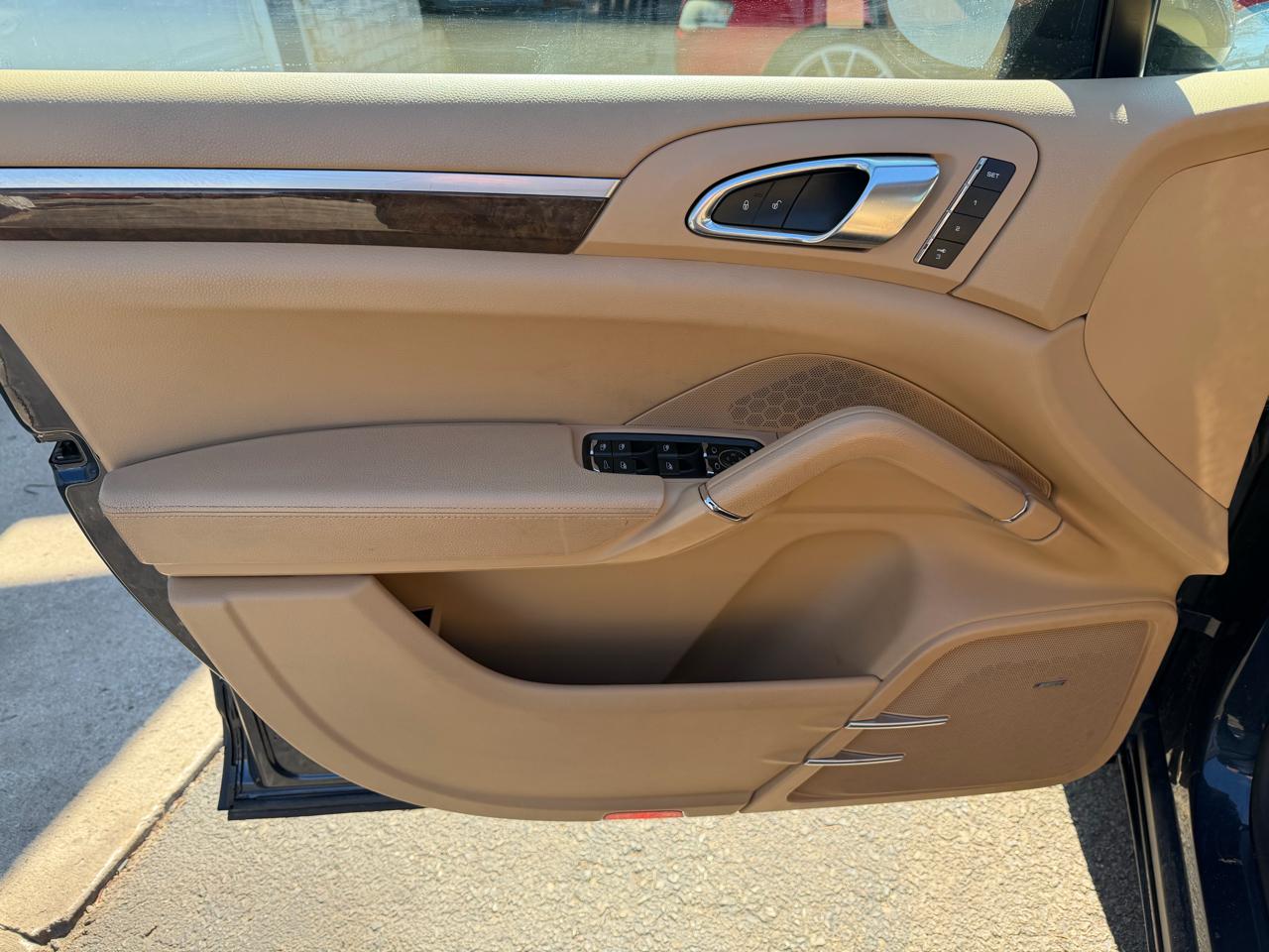 Porsche Cayenne AWD 4dr 2014