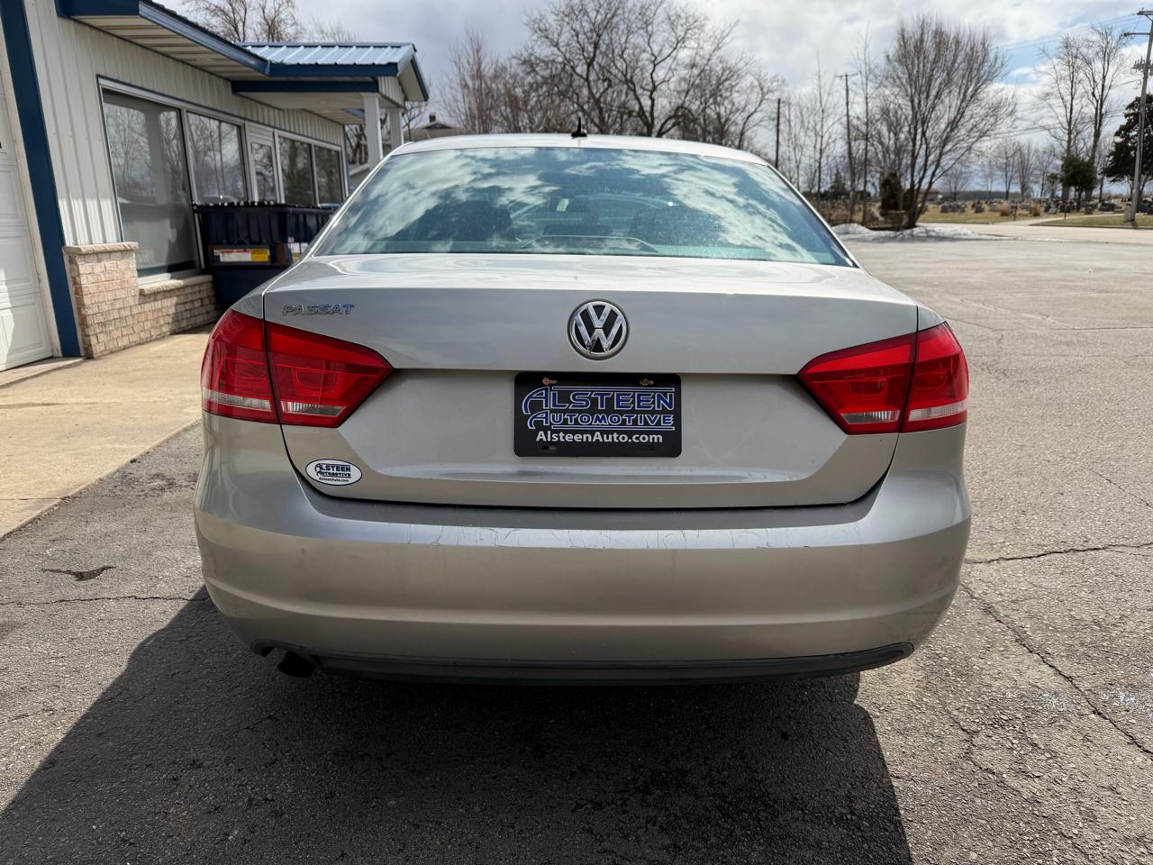 Volkswagen Passat 4dr Sdn 2.5L Auto S 2013