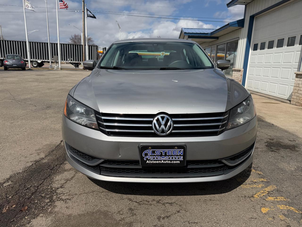 Volkswagen Passat 4dr Sdn 2.5L Auto S 2013