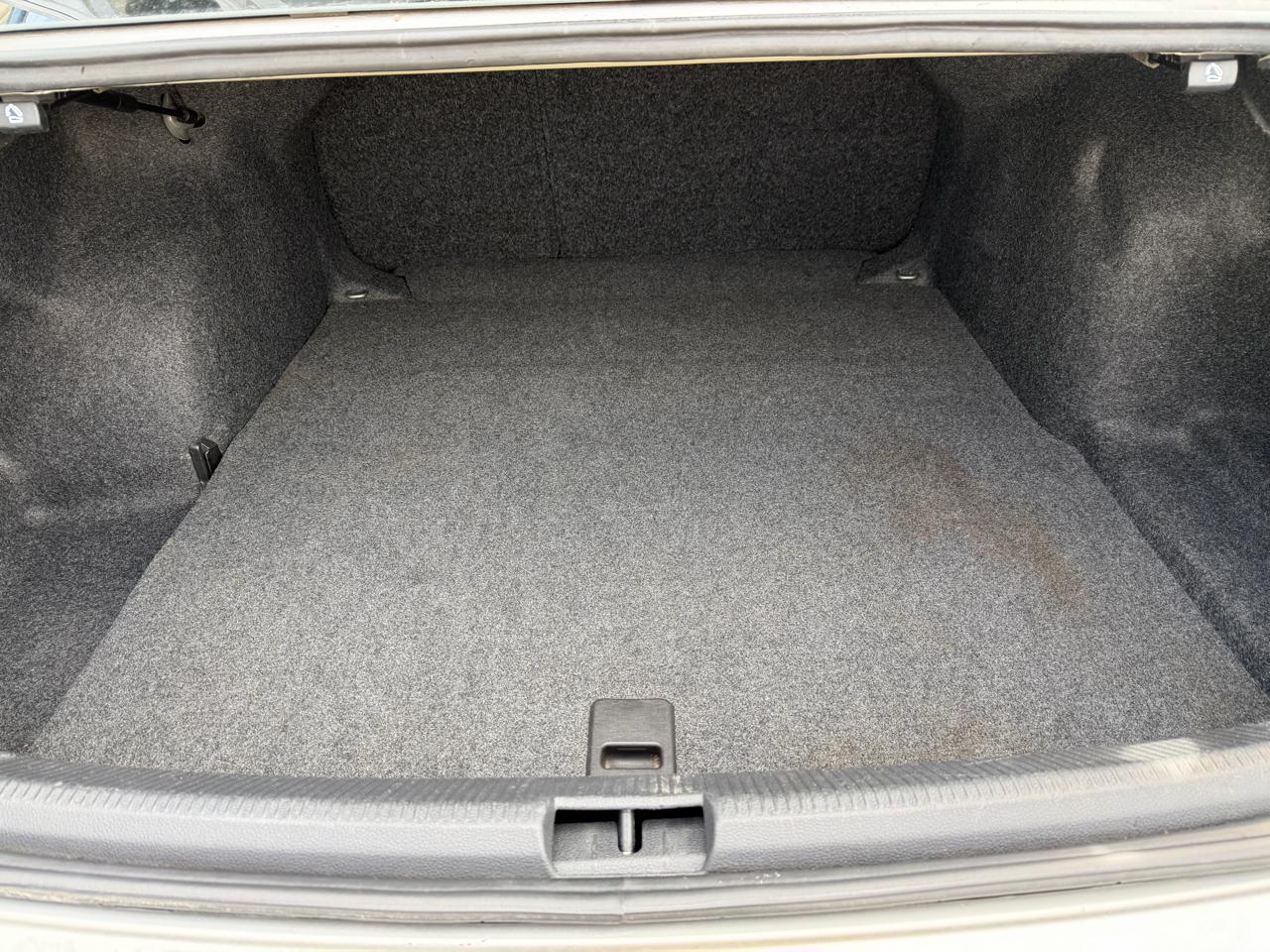 Volkswagen Passat 4dr Sdn 2.5L Auto S 2013