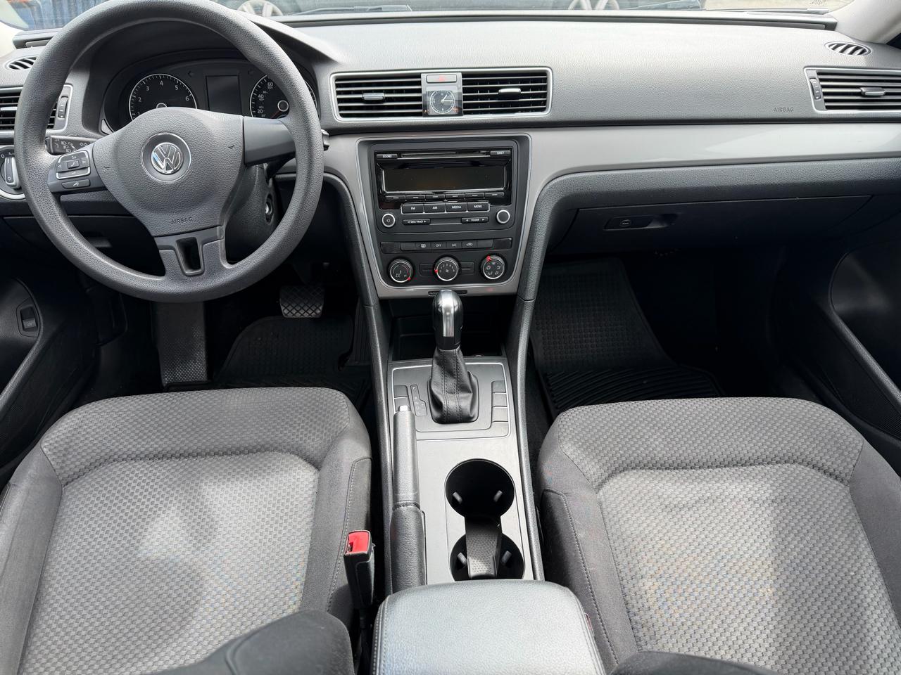 Volkswagen Passat 4dr Sdn 2.5L Auto S 2013