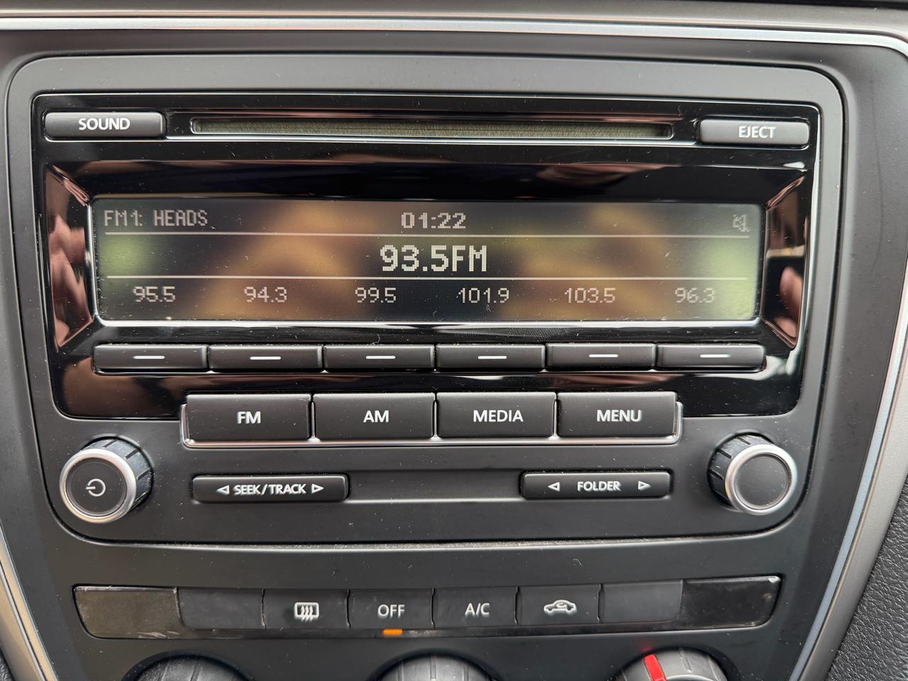 Volkswagen Passat 4dr Sdn 2.5L Auto S 2013