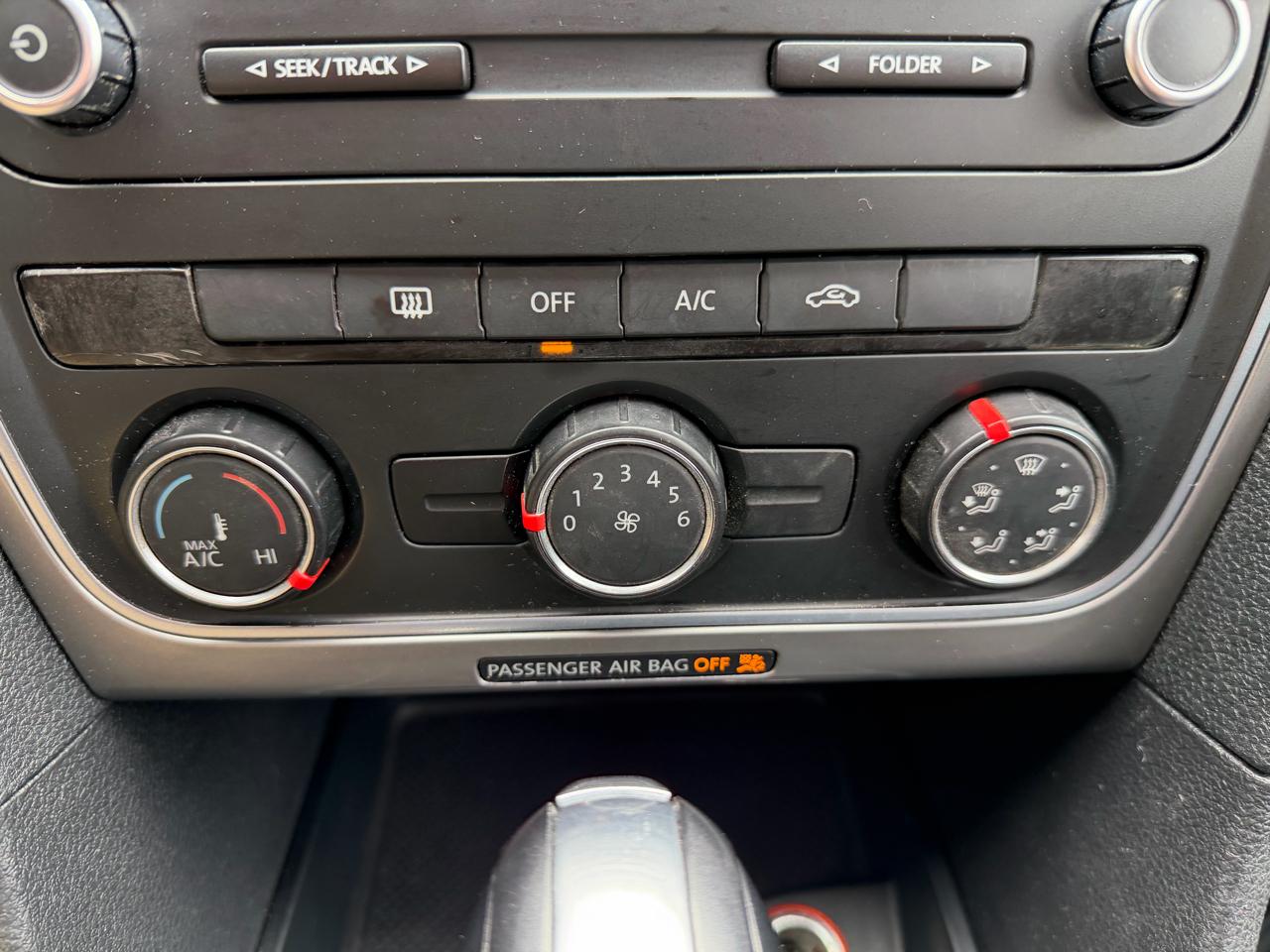 Volkswagen Passat 4dr Sdn 2.5L Auto S 2013