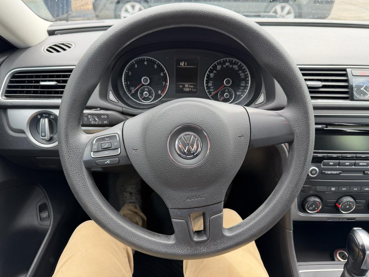 Volkswagen Passat 4dr Sdn 2.5L Auto S 2013