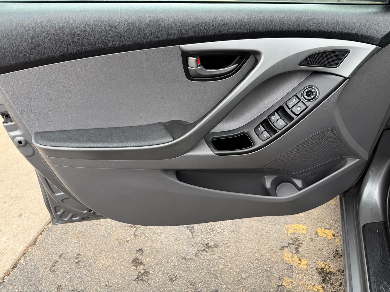 Hyundai Elantra 4dr Sdn Auto SE 2014