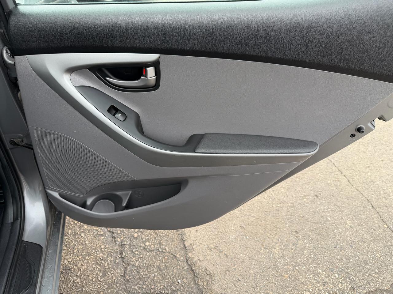 Hyundai Elantra 4dr Sdn Auto SE 2014