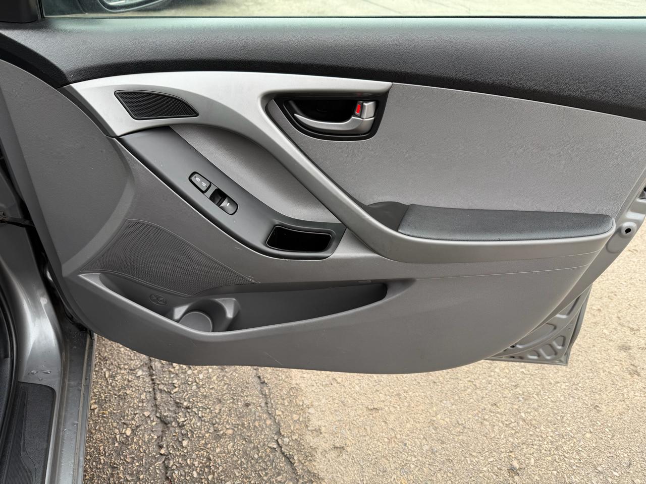 Hyundai Elantra 4dr Sdn Auto SE 2014