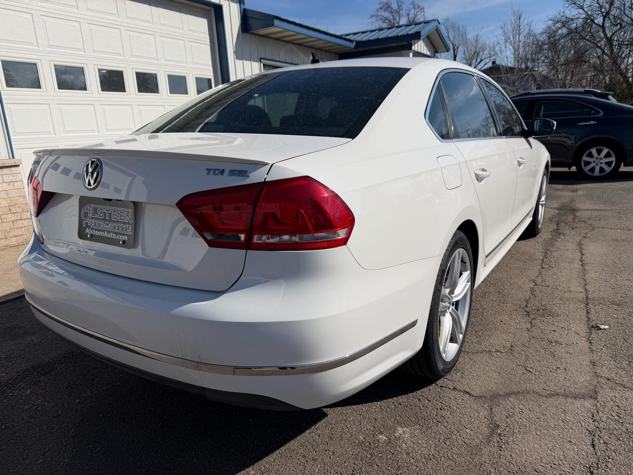 Volkswagen Passat 4dr Sdn 2.0L DSG TDI SEL Premium 2014