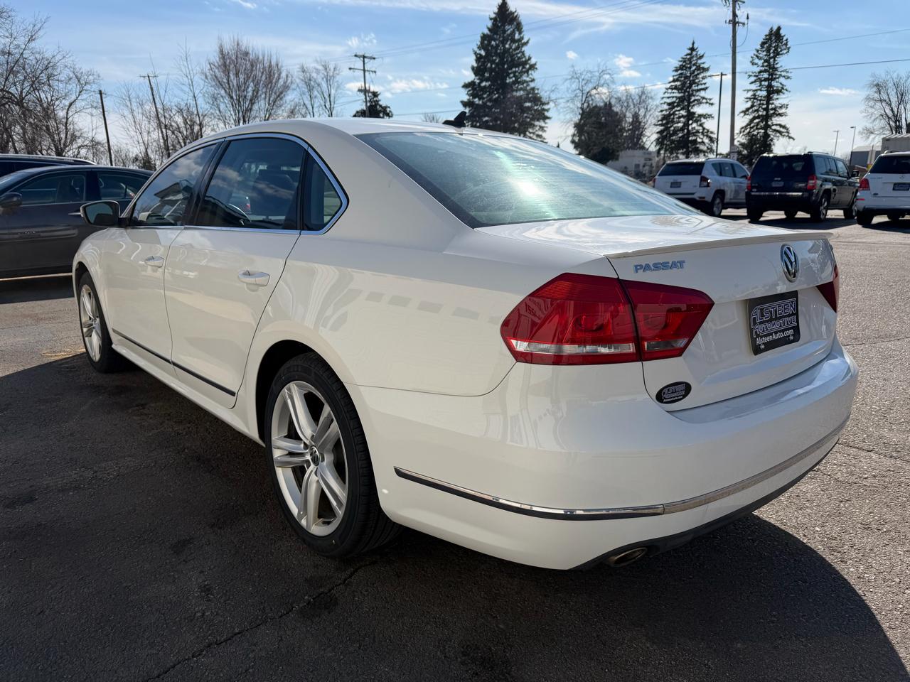 Volkswagen Passat 4dr Sdn 2.0L DSG TDI SEL Premium 2014