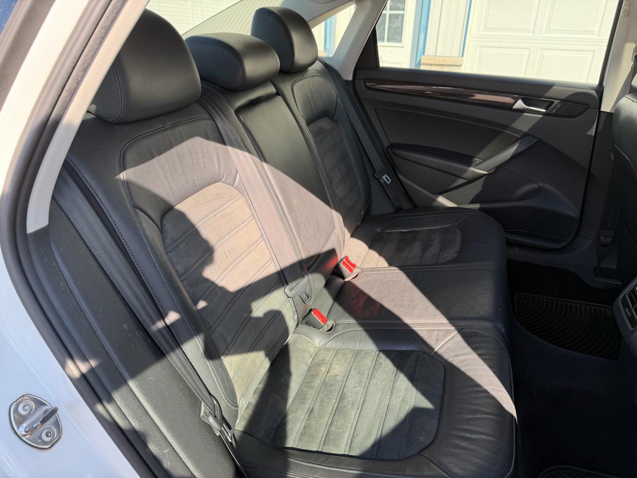 Volkswagen Passat 4dr Sdn 2.0L DSG TDI SEL Premium 2014