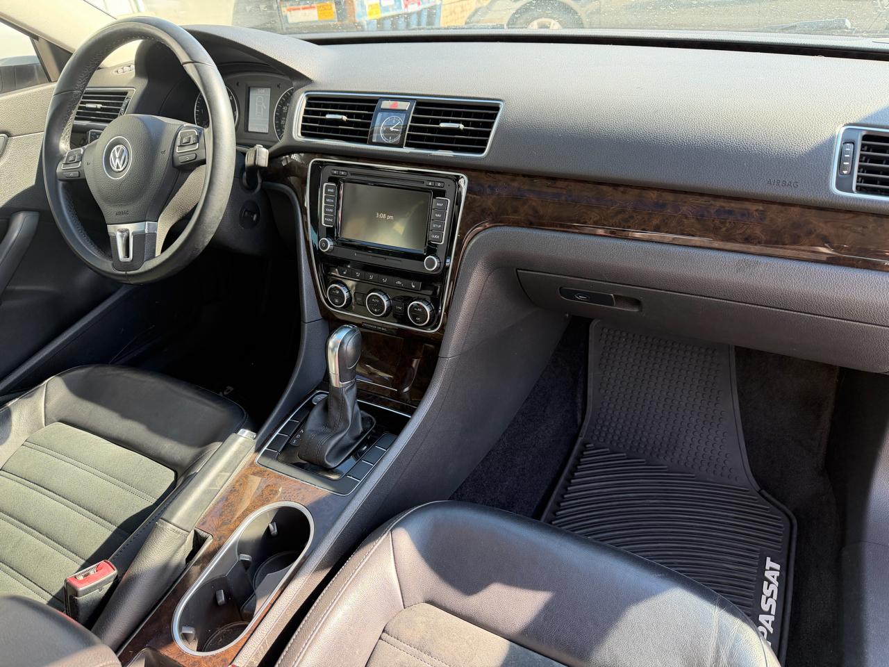 Volkswagen Passat 4dr Sdn 2.0L DSG TDI SEL Premium 2014