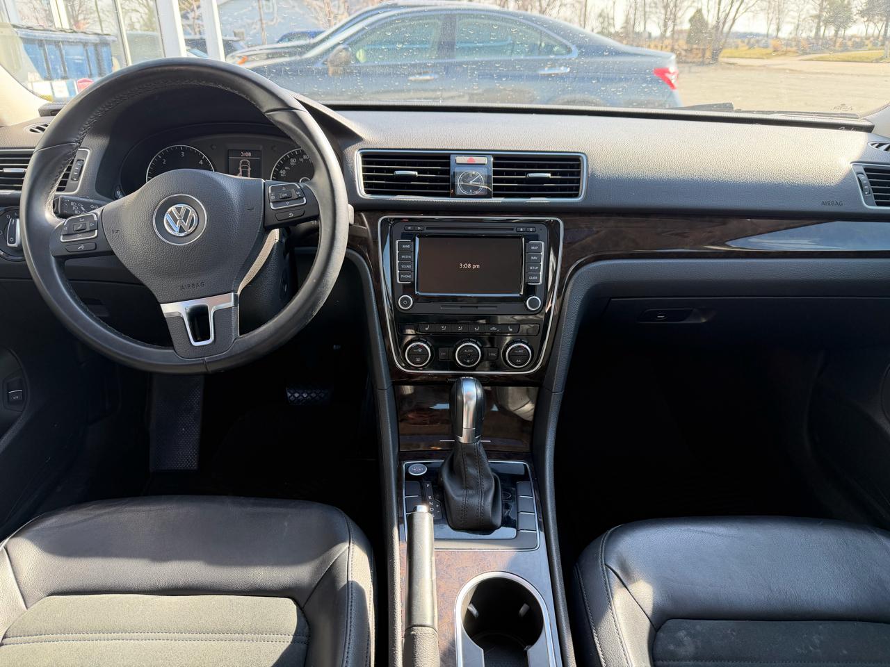 Volkswagen Passat 4dr Sdn 2.0L DSG TDI SEL Premium 2014